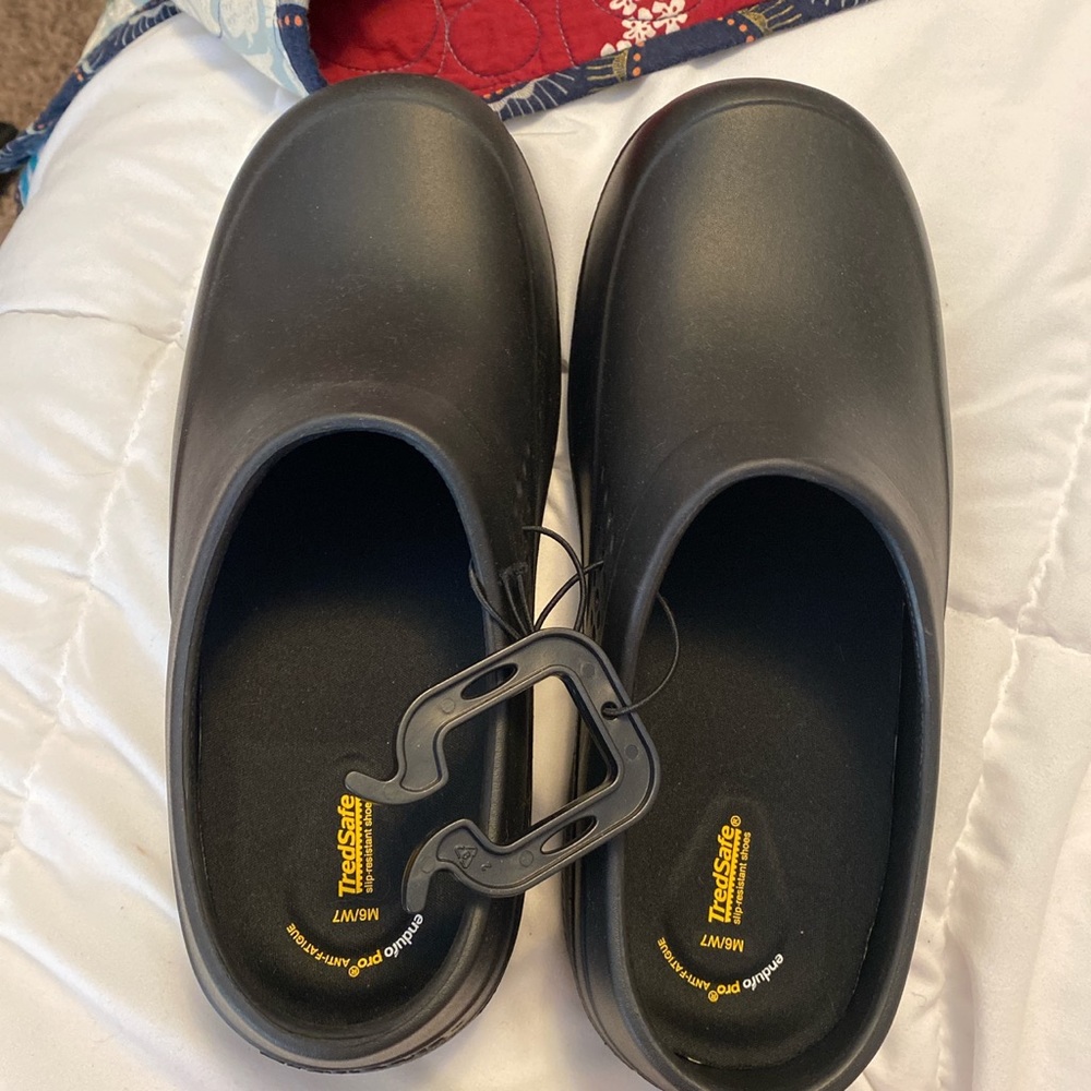 Non-Slip Work Shoe Clogs